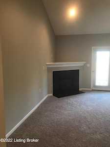 9318 Pine Lake Dr #201 Louisville, KY 40220