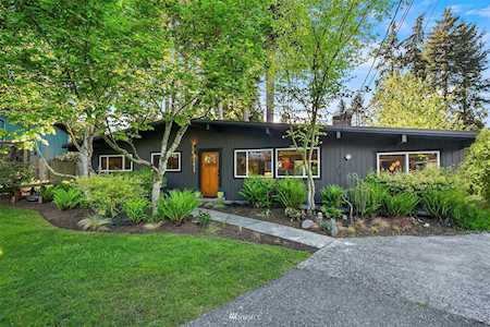 15823 75th Ave NE Kenmore, WA 98028