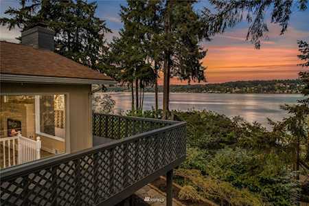 2432 W Lake Sammamish Parkway SE Bellevue, WA 98008