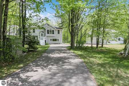 6159 Cherry Blossom Drive Traverse City, MI 49685