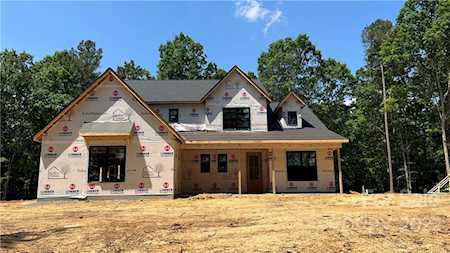 8049 Catawba Cove Dr Belmont, NC 28012