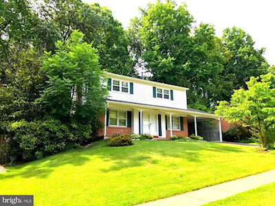 6815 Reynard Dr Springfield, VA 22152