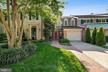 2356 Queen St S Arlington, VA 22202