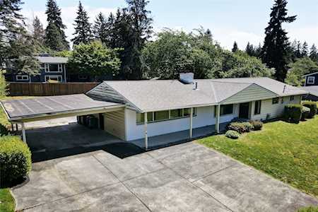 4102 Island Crest Way Mercer Island, WA 98040