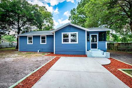249 Drury Ln Jacksonville, FL 32218