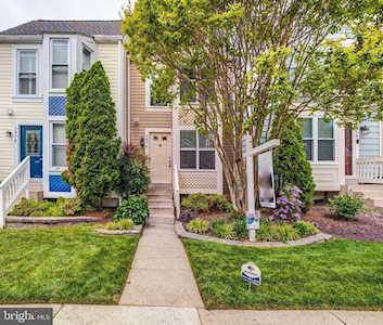 5876 Wescott Hills Way Alexandria, VA 22315