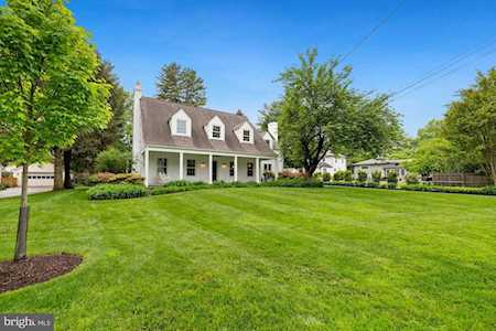 3806 Montrose Drw Chevy Chase, MD 20815