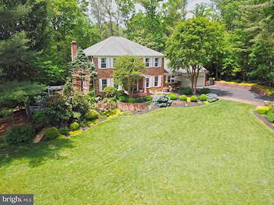 3126 Trenholm Dr Oakton, VA 22124