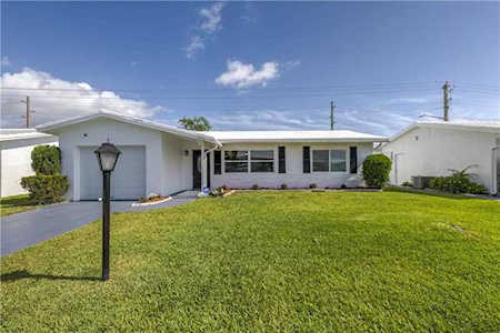 1103 Leisure Ln Boynton Beach, FL 33426