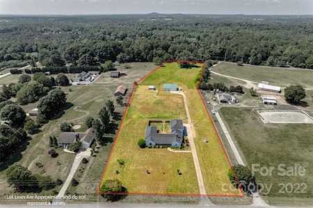 5249 Willow Pond Rd Lake Wylie, SC 29710