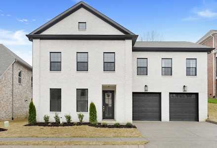 2033 Blackstone Drive Hendersonville, TN 37075