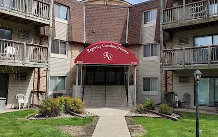 2007 E 122nd Street #B2 Burnsville, MN 55337