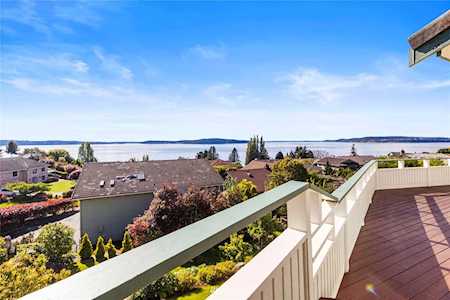 98 Chinook Ln Steilacoom, WA 98388