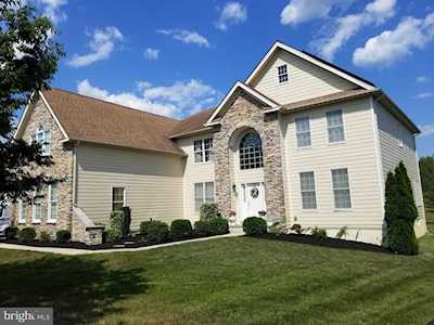 729 Parkman Dr Bear, DE 19701