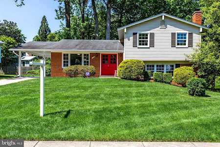 1706 Pebble Beach Dr Vienna, VA 22182