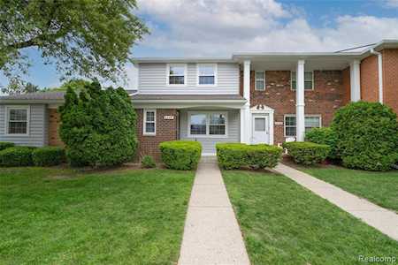 24437 Olde Orchard St Novi, MI 48375
