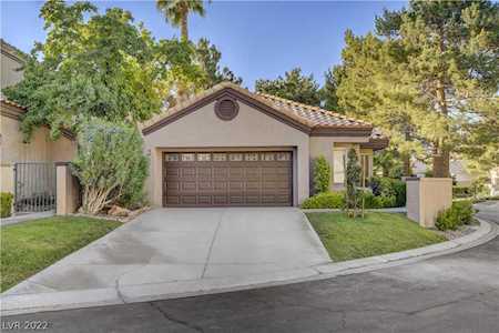 8916 Diamond Falls Dr Las Vegas, NV 89117