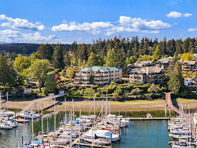 560 Wood Ave SW #102 Bainbridge Island, WA 98110