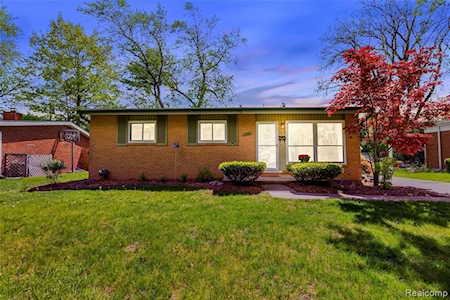 1553 Lexington St Plymouth, MI 48170