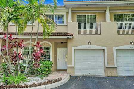 1693 NW 94 Avenue Coral Springs, FL 33071
