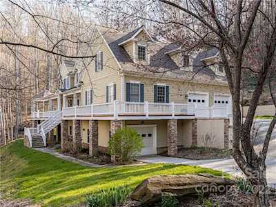 18 Woodsong Dr Asheville, NC 28803