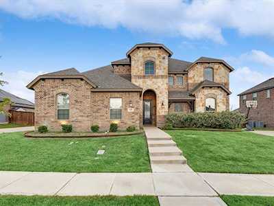 124 St Elias Drive Burleson, TX 76028