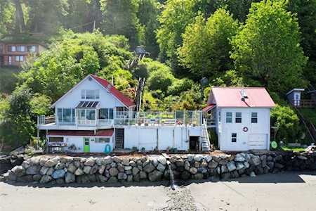 28063 Sandy Beach Ln NE Kingston, WA 98346