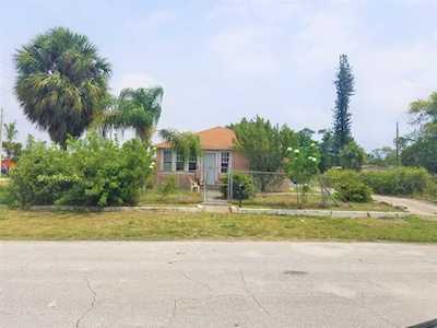 168 W 10th Street Riviera Beach, FL 33404