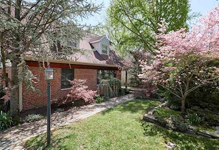 78 E Glenwood Ln Kirkwood, MO 63122