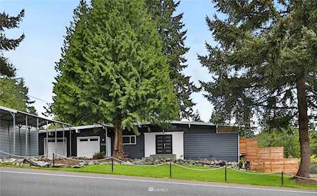 35 Mt Olympus Dr SW Issaquah, WA 98027