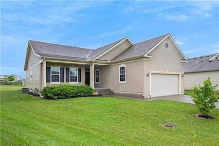 23713 W 88th Terrace Lenexa, KS 66227