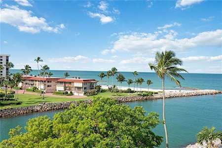 2318 N Gulf Shore Blvd #510 Naples, FL 34103