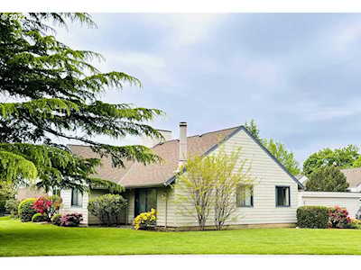 55 NE Village Squire Ave #1 Gresham, OR 97030
