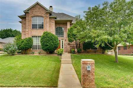 809 Xavier Drive Mansfield, TX 76063