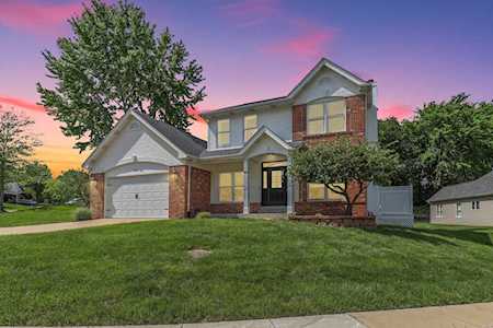 342 Woodcliffe Place Dr Chesterfield, MO 63005