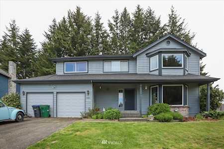 1565 NW Red Oaks Ct Bremerton, WA 98311