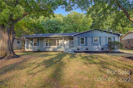 4523 Carriage Drive Circle Charlotte, NC 28205