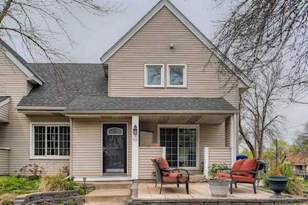 27 Stevens Street E Saint Paul, MN 55107