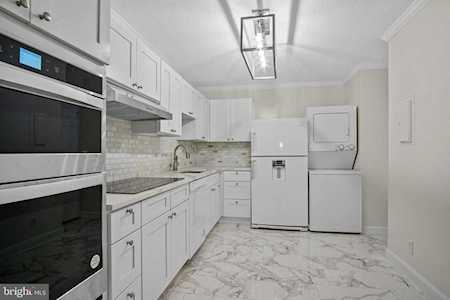 8370 Greensboro Dr #210 Mclean, VA 22102
