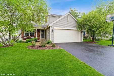 990 Rosefield Ln Aurora, IL 60504