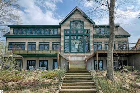 4105 Bay Valley Drive Williamsburg, MI 49690