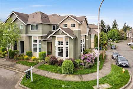 469 Tacoma Ave NE Renton, WA 98056