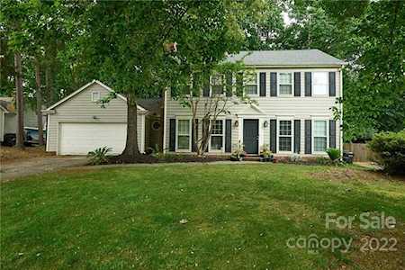 7214 Falconwood Ct Charlotte, NC 28227