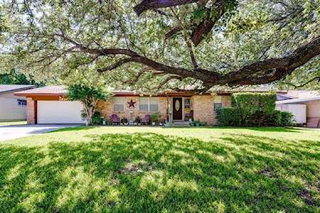 567 Surf Street Lewisville, TX 75067