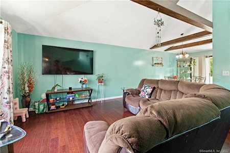 41 Kenneth Circle Waterbury, CT 06710