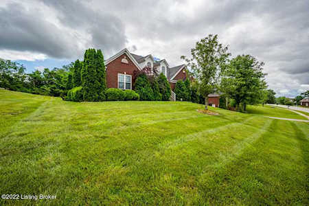 819 Oak Creek Dr Mt Washington, KY 40047