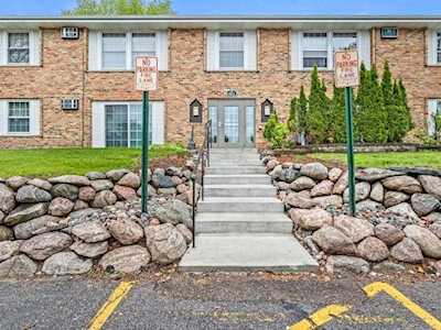 812 Old Settlers Trail #4 Hopkins, MN 55343