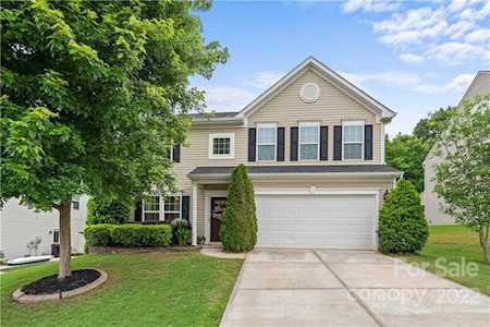 7172 Kenyon Dr Denver, NC 28037