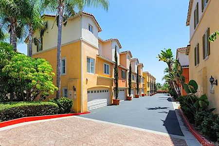 7651 Family Circle San Diego, CA 92111