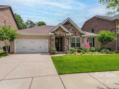 8921 Kingston Forest Dr Charlotte, NC 28277